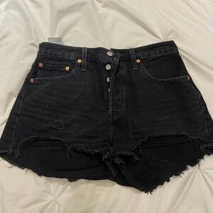 SOLD - Levi’s 501 Jean shorts